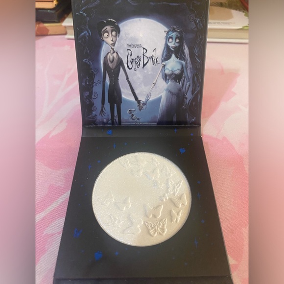 Shein SheGlam Tim Burton Butterfly Duo-chrome Highlighter - Picture 4 of 6
